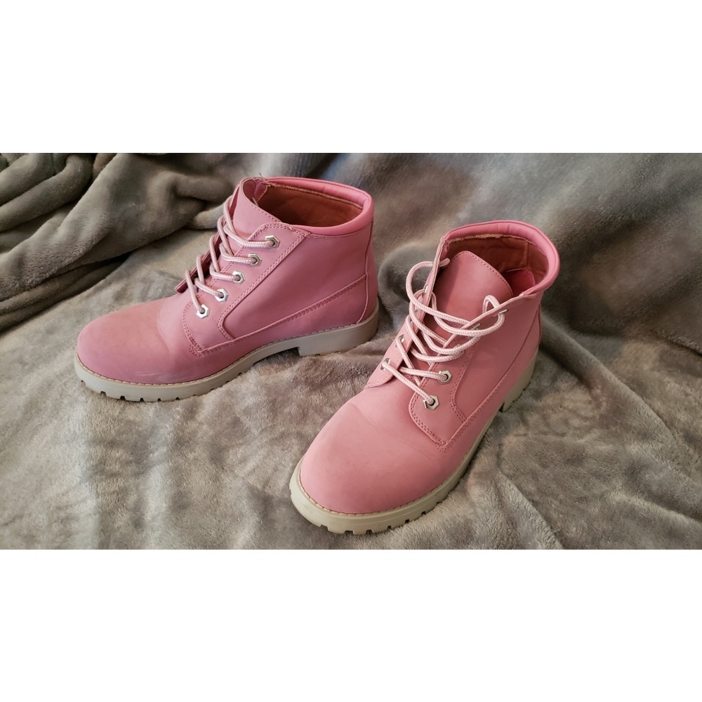 Used Pink 8.5 Cliff by White Mountain Combat Boot